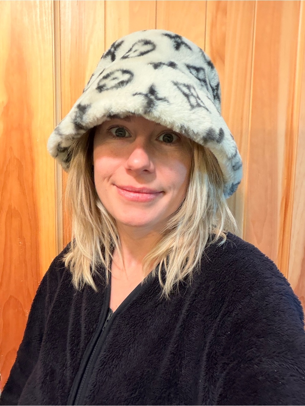 Faux Fur Bucket Hat - Picture 3 of 9